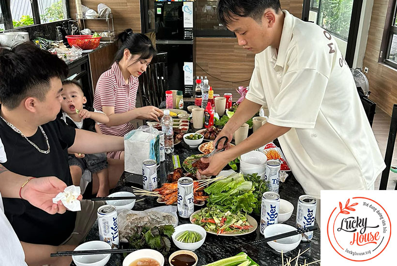 Tiệc BBQ ở Lucky House phù hợp với mọi đối tượng du khách